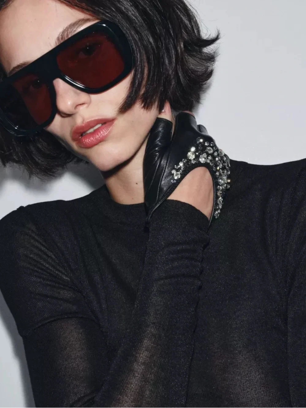 NWT. Zara Black 100% Leather Jeweled Short Fingerless-Style Gloves.